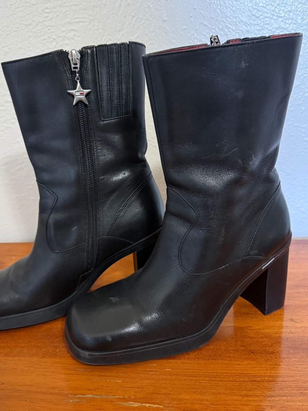Tommy Hilfiger 90’s Vintage  Black Leather Chunky boots star zipper pull 6M